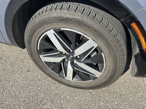 Used 2021 Kia Sorento S w/ Panoramic Sunroof Package FWD image 16