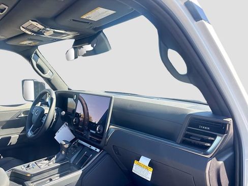 New 2026 Lexus GX 550 image 15