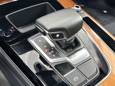 Certified 2023 Audi Q5 2.0T Premium Plus w/ Premium Plus Package AWD/4WD image 17