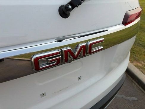 Used 2023 GMC Acadia SLE FWD image 47