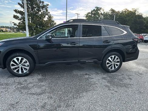New 2025 Subaru Outback Premium image 4