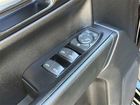 Used 2020 Chevrolet Silverado 1500 Custom w/ Custom Value Package image 14