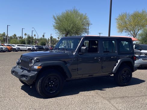 Used 2022 Jeep Wrangler Unlimited Sport AWD/4WD image 2