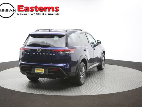 Used 2025 Nissan Pathfinder SV FWD image 38