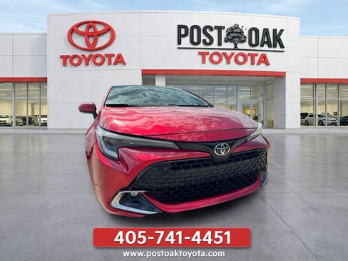 Used 2023 Toyota Corolla XSE FWD image 2