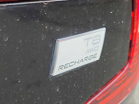 Certified 2023 Volvo S60 T8 Plus image 28