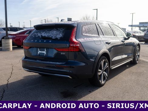 Used 2024 Volvo V60 B5 Cross Country Plus w/ Protection Package Premier image 3