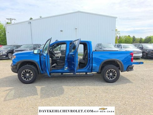 Certified 2022 Chevrolet Silverado 1500 ZR2 w/ Technology Package AWD/4WD image 35