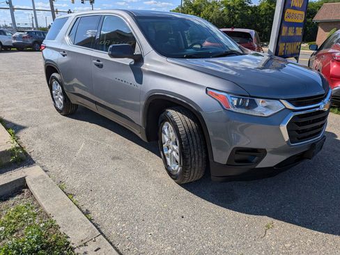 Used 2021 Chevrolet Traverse LS FWD image 8