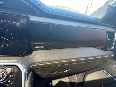 Used 2025 GMC Sierra 2500 Denali w/ Denali Reserve Package image 40