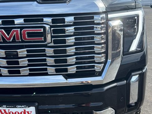 Used 2024 GMC Sierra 2500 Denali w/ Denali Reserve Package AWD/4WD image 12