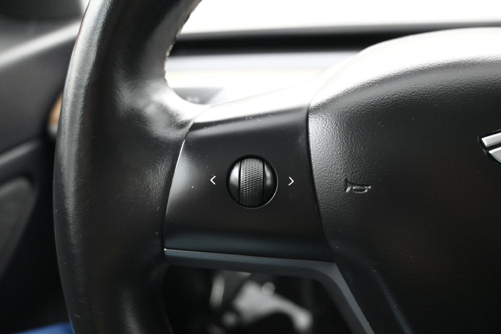 Used 2018 Tesla Model 3 Long Range RWD image 18