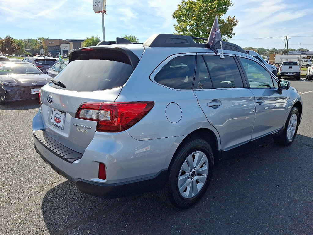 Used 2017 Subaru Outback 2.5i Premium AWD/4WD image 6
