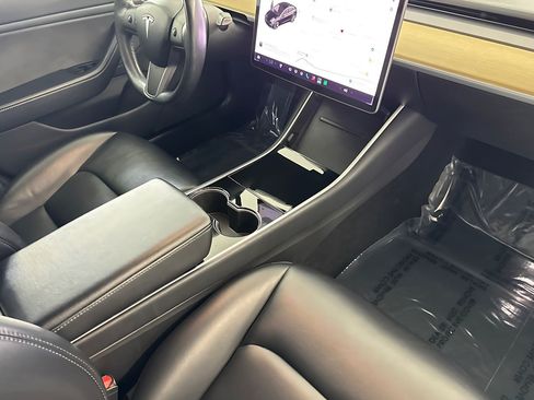Used 2018 Tesla Model 3 Long Range RWD image 32