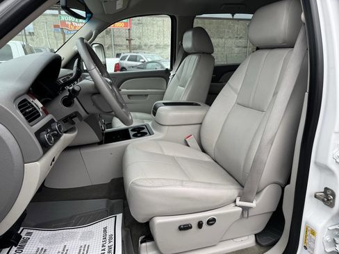 Used 2011 Chevrolet Silverado 3500 LTZ w/ LTZ Plus Package image 15