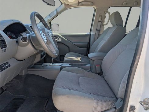 Used 2020 Nissan Frontier SV w/ Midnight Edition Floor Mats image 17