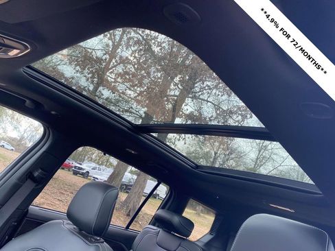 New 2025 Jeep Grand Cherokee L Limited w/ Luxury Tech Group II image 16