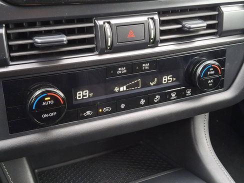 Certified 2024 Nissan Pathfinder S image 15