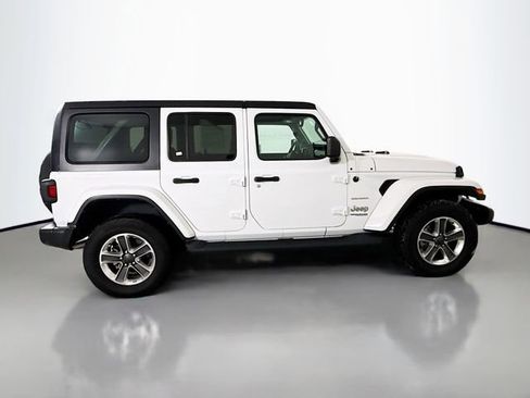 Used 2022 Jeep Wrangler Unlimited Sahara image 8