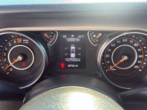 Used 2020 Jeep Gladiator Sport image 20