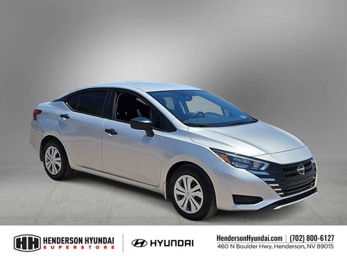 Used 2025 Nissan Versa S w/ Trunk Package FWD image 2