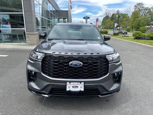 Certified 2025 Ford Explorer ST-Line w/ Premium Package AWD/4WD image 3