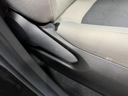 Used 2022 Toyota RAV4 XLE image 20