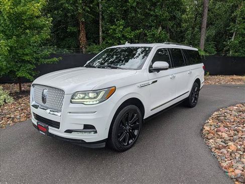 Used 2023 Lincoln Navigator L Reserve AWD/4WD image 1
