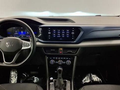 Used 2024 Volkswagen Taos SE image 21