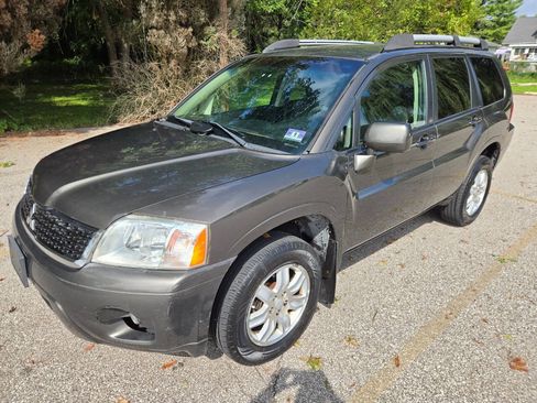 Used 2011 Mitsubishi Endeavor LS AWD/4WD image 3
