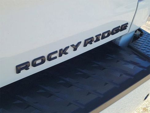 Certified 2022 Nissan Titan SV w/ SV Convenience Package image 14