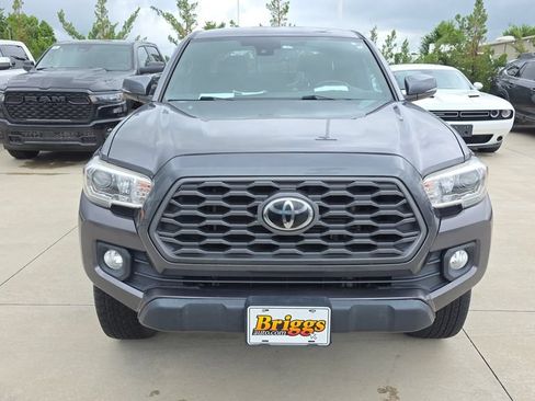 Used 2020 Toyota Tacoma TRD Off-Road w/ Technology Package AWD/4WD image 8