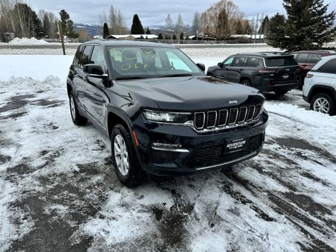 New 2023 Jeep Grand Cherokee Limited w/ Luxury Tech Group II image 4