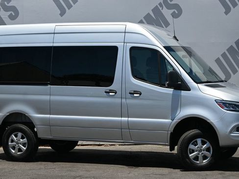 Used 2022 Mercedes-Benz Sprinter 2500 image 3