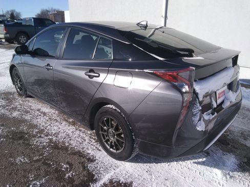 Used 2016 Toyota Prius Two image 7