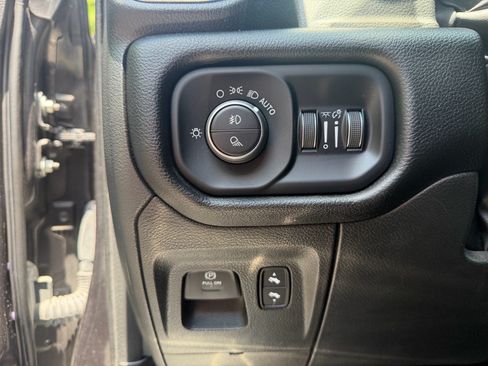 Used 2022 RAM 1500 Laramie AWD/4WD image 31