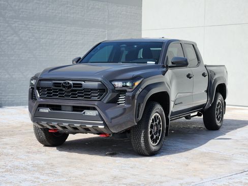 Used 2024 Toyota Tacoma TRD Off-Road AWD/4WD image 4