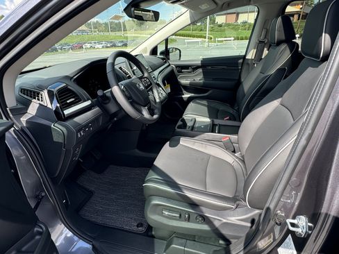 New 2026 Honda Odyssey Touring image 12