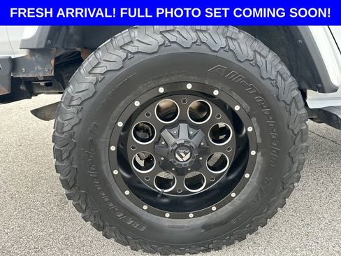 Used 2020 Jeep Wrangler Unlimited Sahara AWD/4WD image 35