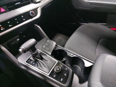 Used 2025 Kia Sportage LX image 24