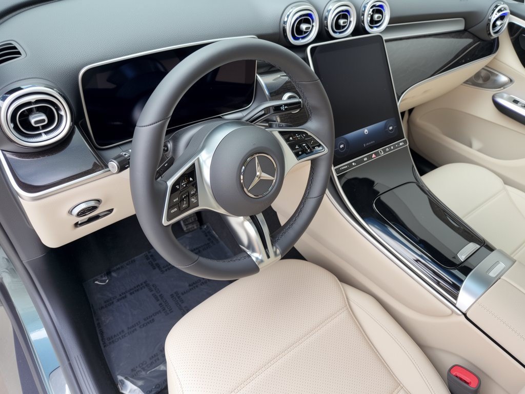 Used 2027 Mercedes-Benz GLC 300 image 4