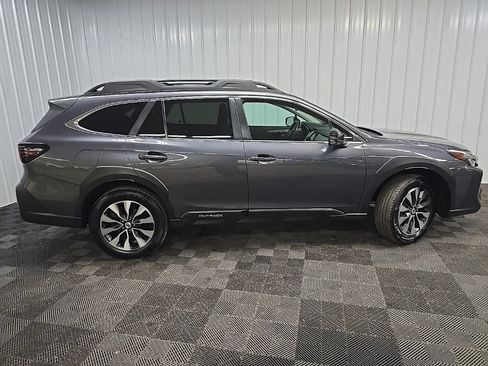 Used 2023 Subaru Outback Limited XT AWD/4WD image 2
