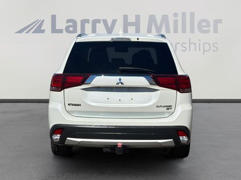 Used 2017 Mitsubishi Outlander GT image 4