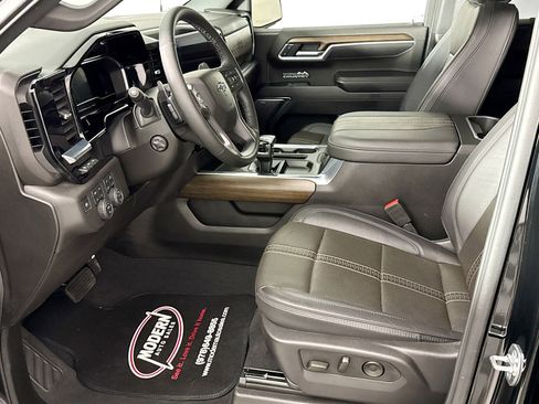Used 2025 Chevrolet Silverado 1500 High Country w/ Midnight Edition image 17