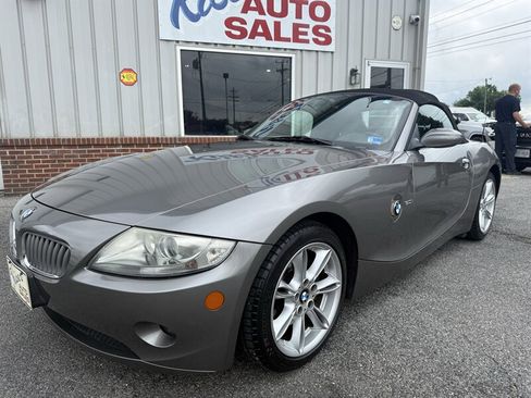 Used 2005 BMW Z4 3.0i RWD image 2