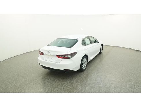Used 2023 Toyota Camry LE image 9