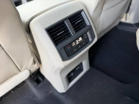 Used 2019 Volkswagen Atlas SEL AWD/4WD image 17