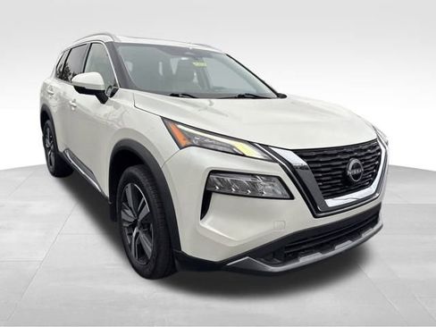 Used 2023 Nissan Rogue SL image 1