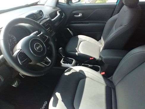 Used 2022 Jeep Renegade Limited image 21