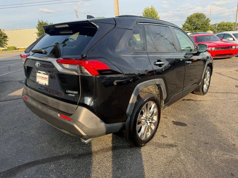 Used 2019 Toyota RAV4 Limited AWD/4WD image 7